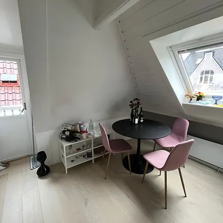 דירה Lovely Penthouse With Private Outdoor Terrace *