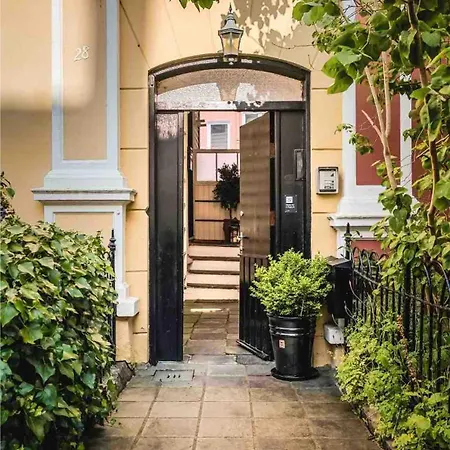 Lovely Penthouse With Private Outdoor Terrace Apartment *